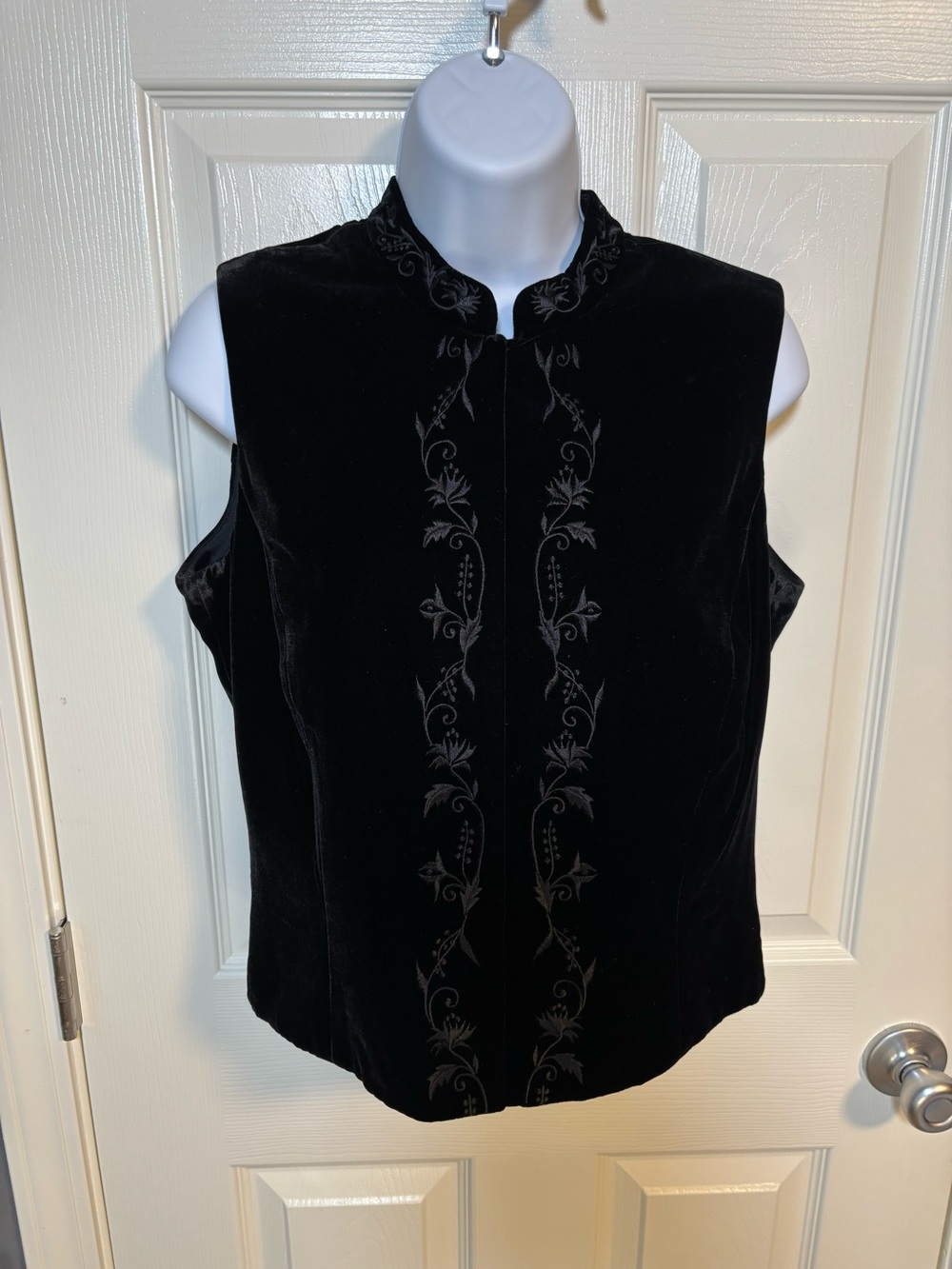 Ann Taylor black velvet vest with floral embroidery, size S.